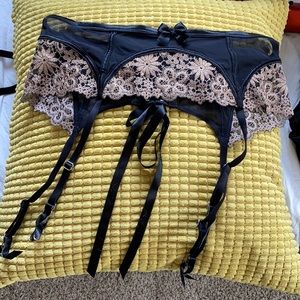 Lace garter and bra set
